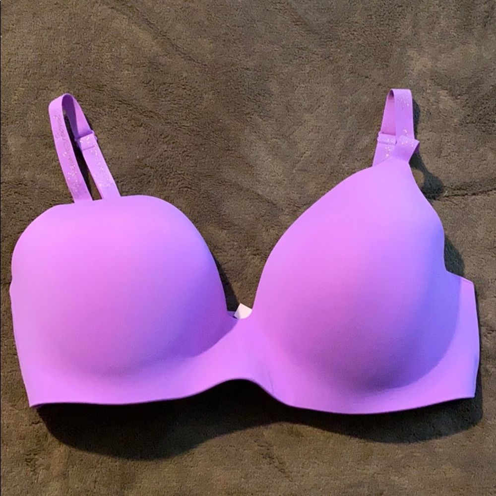 Victoria’s Secret t-shirt bra